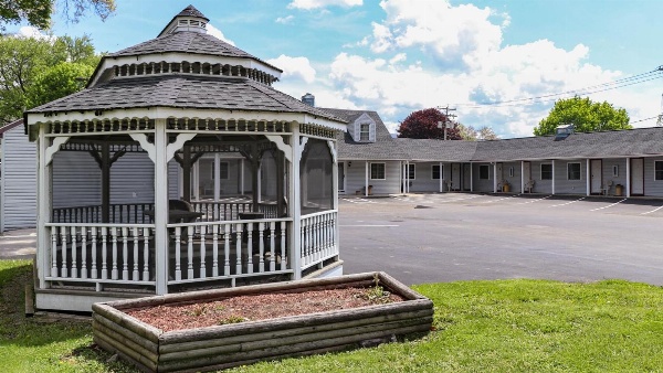 Seneca Clipper Inn image 1