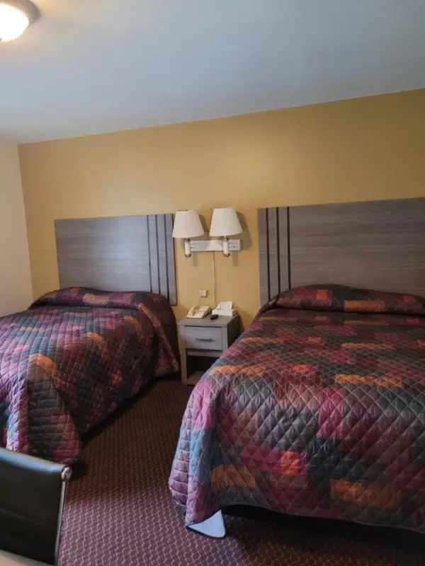 Seneca Clipper Inn 8