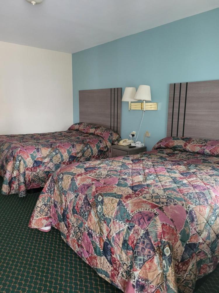 Habitación Doble con Dos Camas Dobles en Seneca Clipper Inn, foto 5